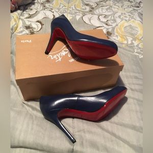 Christian Louboutin navy blue pumps never worn with original box size 37 UK - 7